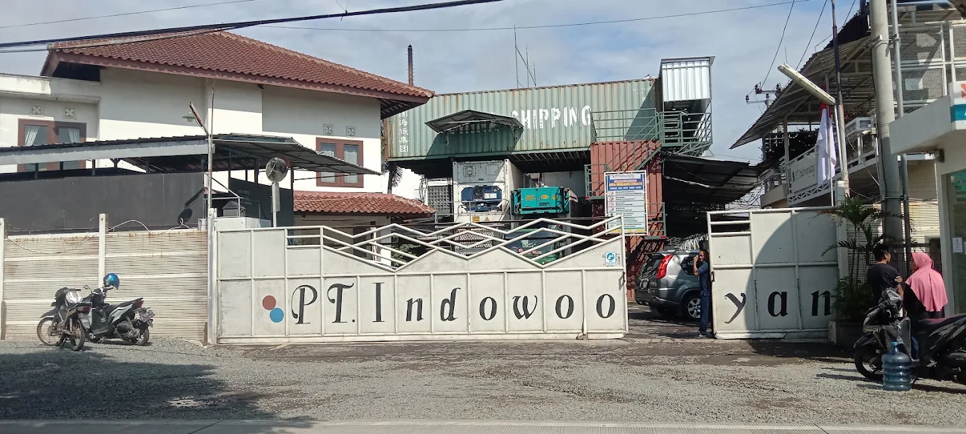 Operator Produksi di PT Indowooyang