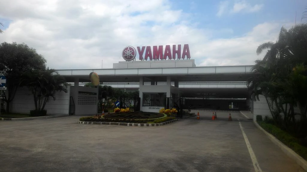 Operator Produksi di PT Yamaha Motor Manufacturing Indonesia
