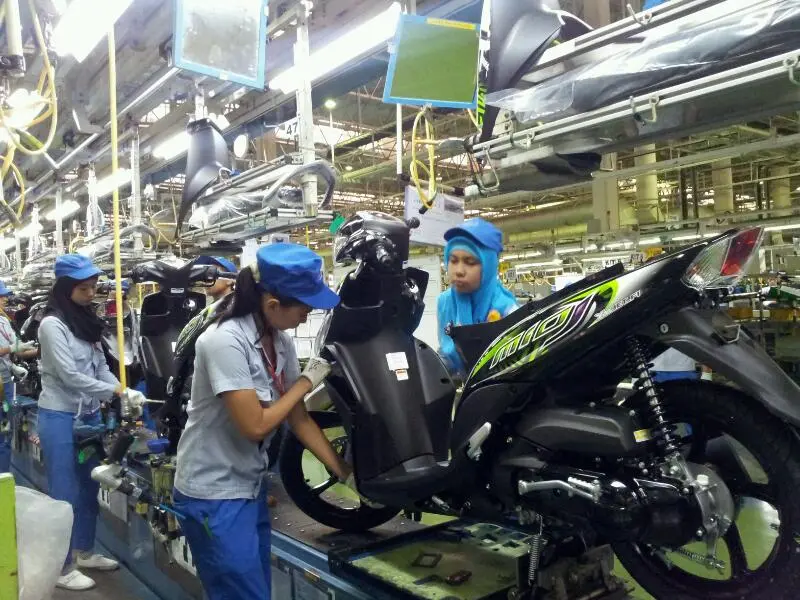 Operator Produksi di PT Yamaha Motor Manufacturing Indonesia